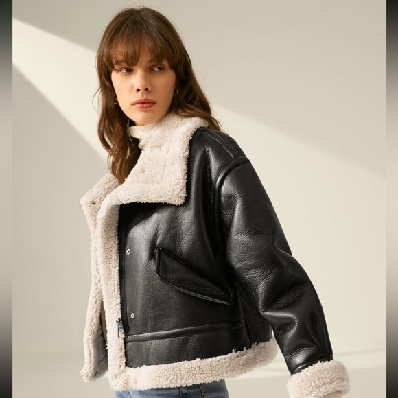 Sherpa lined leather jacket - Picture 4 of 12